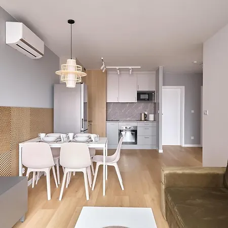 3-room Near The Main Railway Station Ma18 * Vratislav