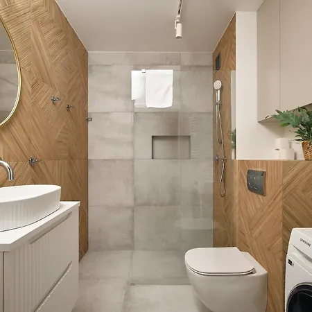 3-room Near The Main Railway Station Ma18 *