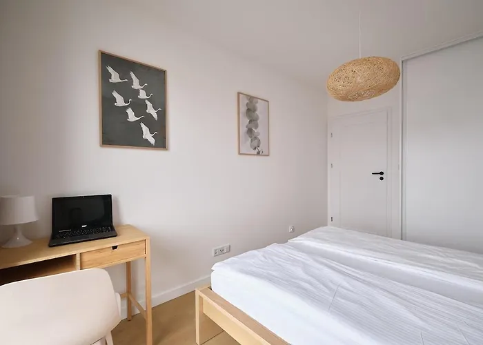 3-room Near The Main Railway Station Ma18 *