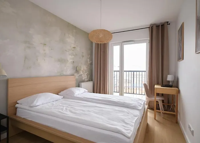 3-room Near The Main Railway Station Ma18 *